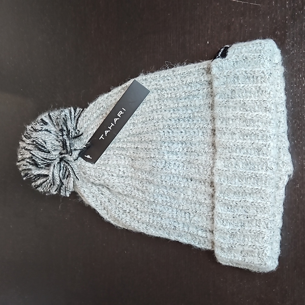 Tahari knit hat